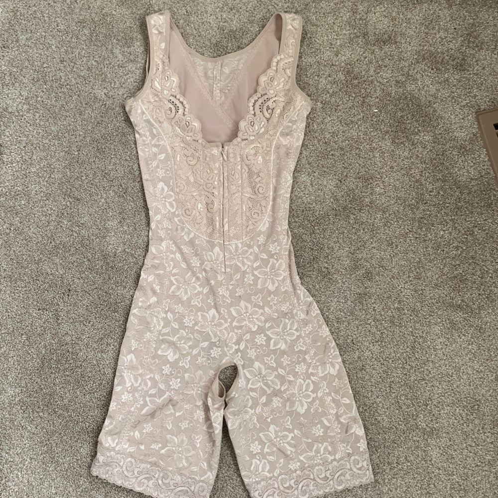Full body shape wear